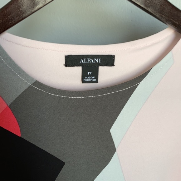 NWT! Alfani Ladies Multi Color Abstract Blouse - Picture 2 of 4